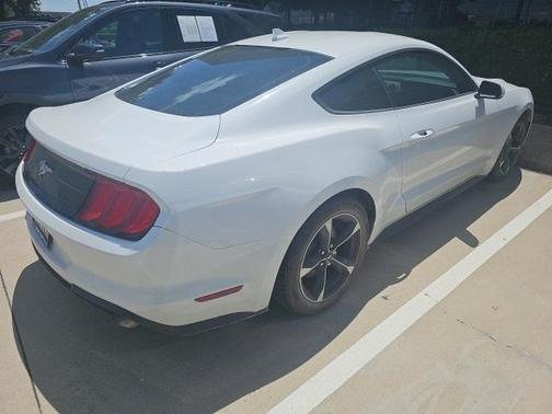 2022 Ford Mustang EcoBoost