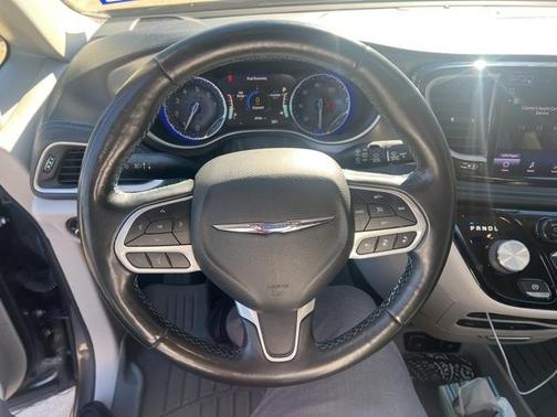 2021 Chrysler Pacifica Touring-L