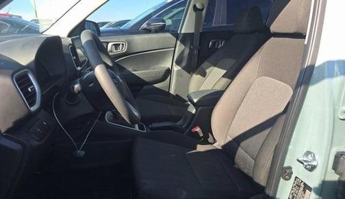 2025 Hyundai VENUE SE