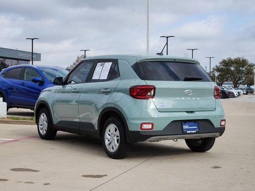 2025 Hyundai VENUE SE