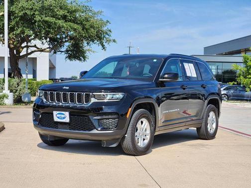 Diamond Black 2024 Jeep Grand Cherokee Laredo