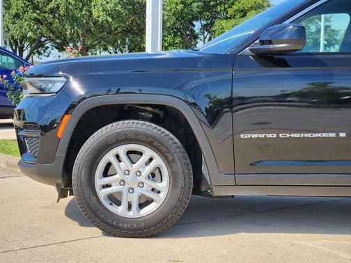 Diamond Black 2024 Jeep Grand Cherokee Laredo