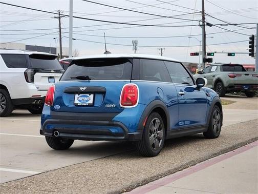 2022 MINI Hardtop Cooper