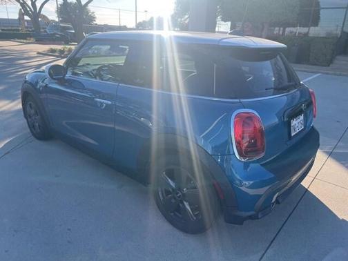 2022 MINI Hardtop Cooper