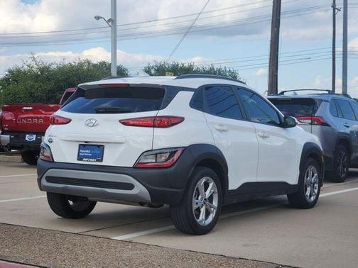 Lunar White 2023 Hyundai KONA SEL