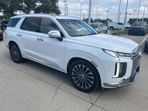 Hyper White 2023 Hyundai PALISADE Calligraphy