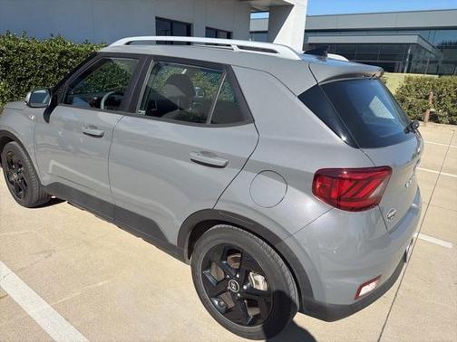 2022 Hyundai VENUE SEL