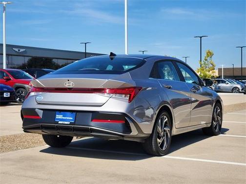 2025 Hyundai ELANTRA SEL Convenience