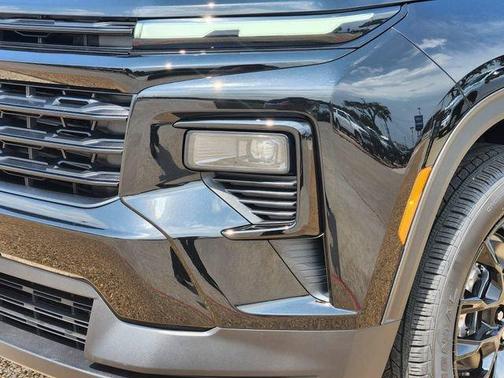 Mosaic Black Metallic 2026 Chevrolet Traverse LT