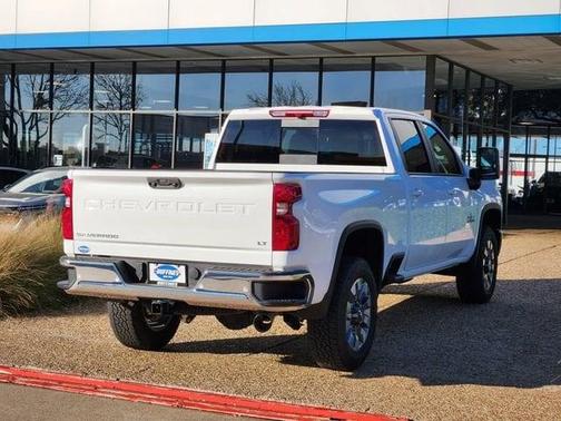 Summit White 2026 Chevrolet Silverado 2500 LT