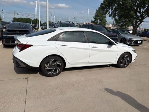 White 2025 Hyundai ELANTRA SEL Sport