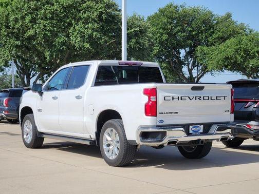 Pearl 2021 Chevrolet Silverado 1500 LTZ