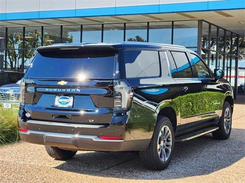 2025 Chevrolet Suburban LT