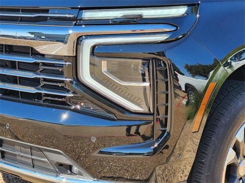 2025 Chevrolet Suburban LT