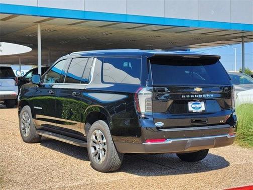 2025 Chevrolet Suburban LT