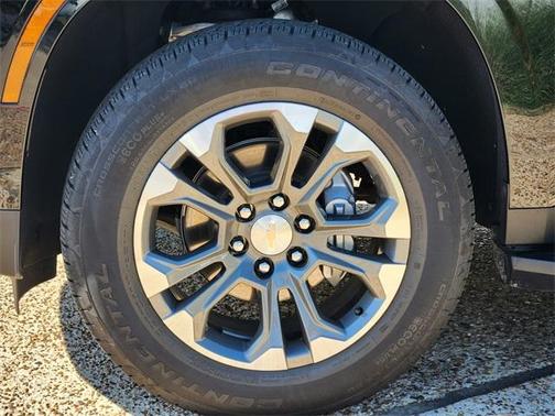 2025 Chevrolet Suburban LT
