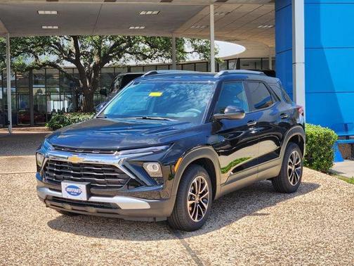 Mosaic Black Metallic 2026 Chevrolet Trailblazer LT