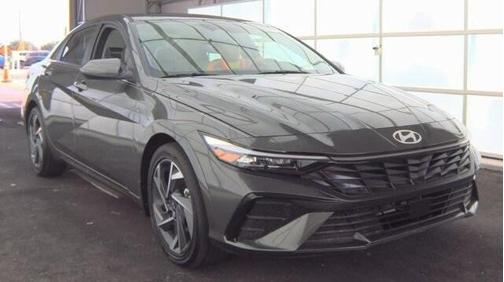 2025 Hyundai ELANTRA Limited