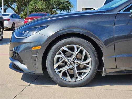 2022 Hyundai SONATA SEL