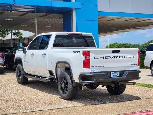 2025 Chevrolet Silverado 2500 Custom