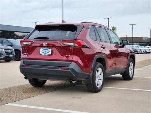 2020 Toyota RAV4 XLE