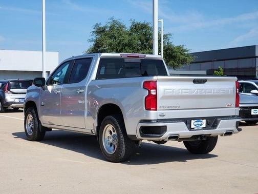 Silver Ice Metallic 2022 Chevrolet Silverado 1500 RST