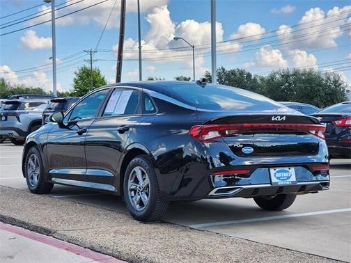 2022 Kia K5 LXS
