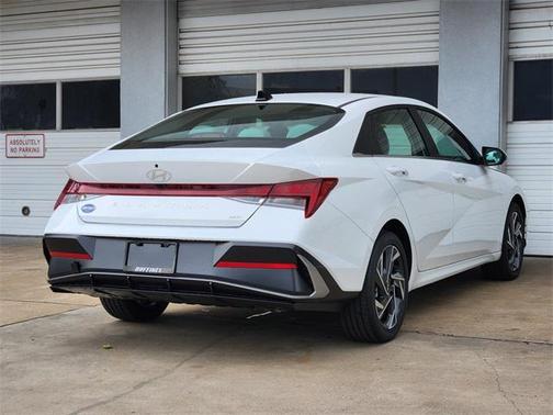 2025 Hyundai ELANTRA HEV Limited