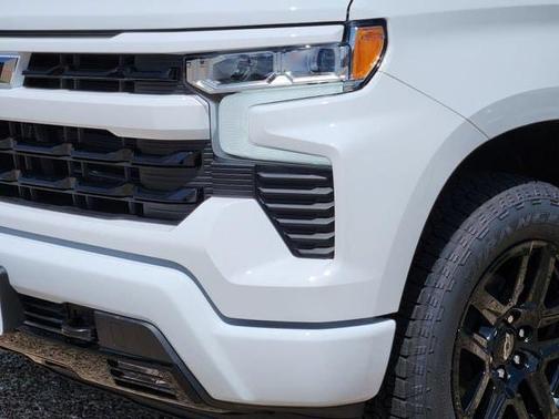 Summit White 2026 Chevrolet Silverado 1500 RST