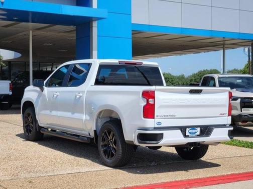 Summit White 2026 Chevrolet Silverado 1500 RST