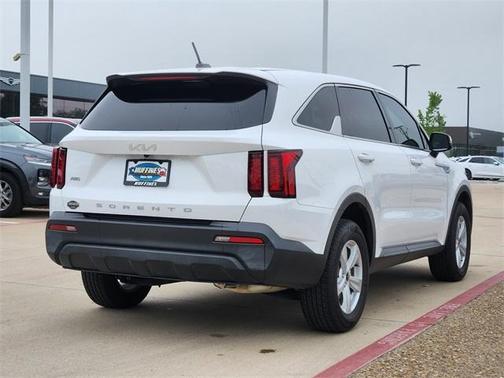 2022 Kia Sorento LX