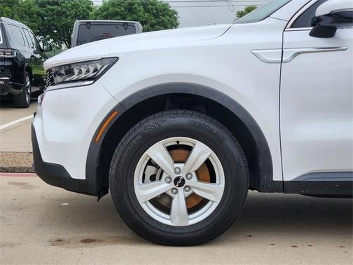 2022 Kia Sorento LX