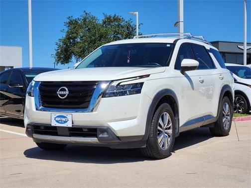 2022 Nissan Pathfinder SL