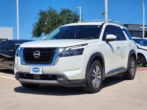 2022 Nissan Pathfinder SL