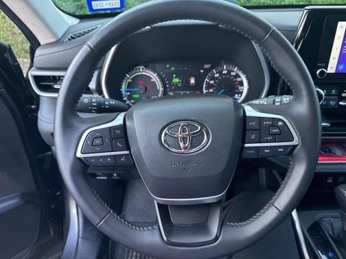 2024 Toyota Highlander Hybrid XLE