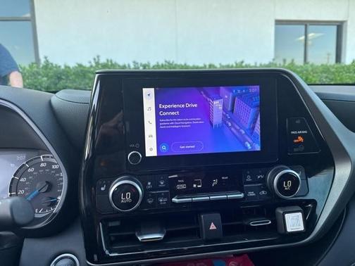 2024 Toyota Highlander Hybrid XLE