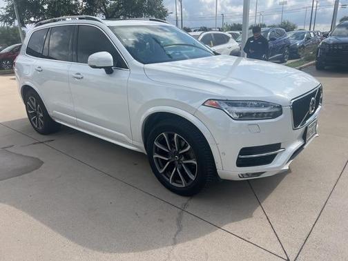 2019 Volvo XC90 T6 Momentum