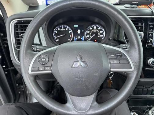 2020 Mitsubishi Outlander SE