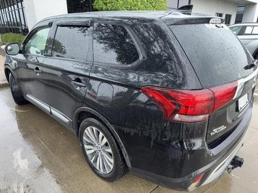 2020 Mitsubishi Outlander SE