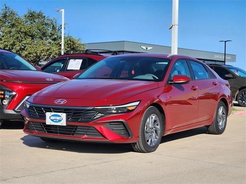 2024 Hyundai ELANTRA SEL
