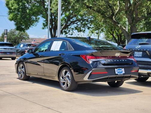 Black 2025 Hyundai ELANTRA SEL Sport