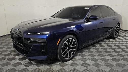 2025 BMW 740 i xDrive