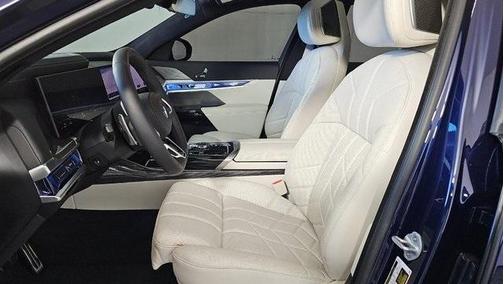 2025 BMW 740 i xDrive