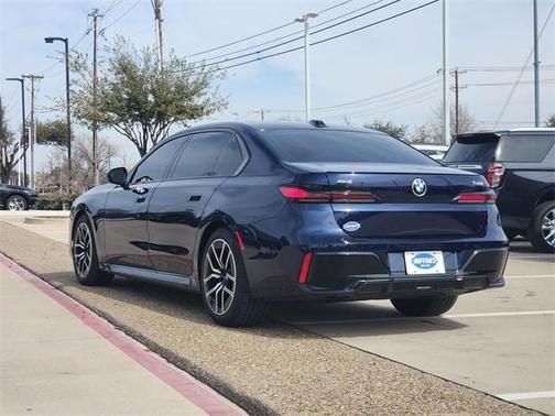 2025 BMW 740 i xDrive