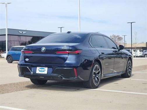 2025 BMW 740 i xDrive