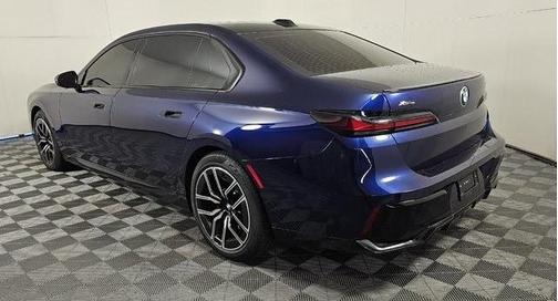 2025 BMW 740 i xDrive