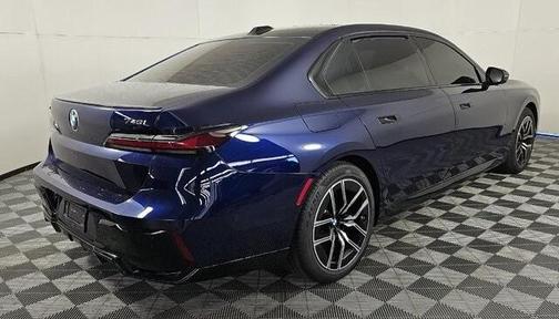 2025 BMW 740 i xDrive