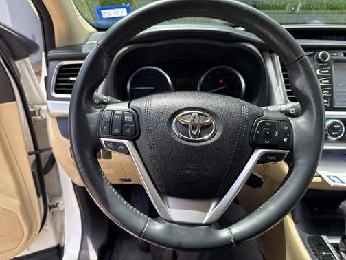 2016 Toyota Highlander Limited Platinum