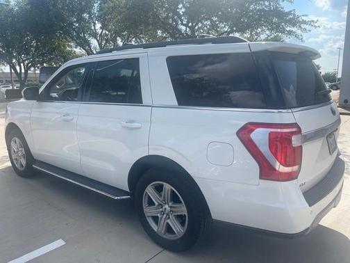 Photo 4 of 11 of 2020 Ford Expedition XLT