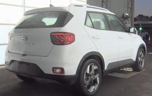 2022 Hyundai VENUE SEL